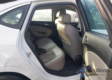 2017 Buick Verano Sport Touring z USA, uszkodzony, nr VIN 1G4PR5SK8H4107698